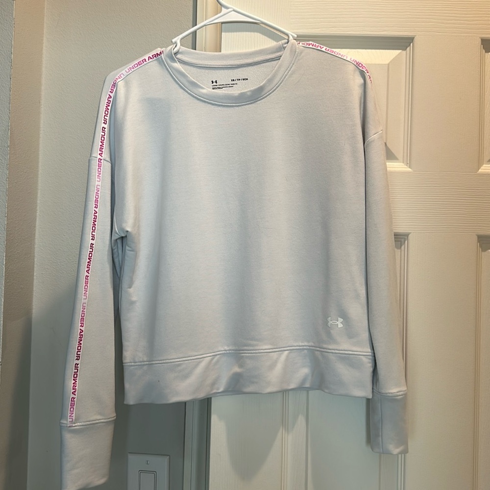 Women’s Loose Under Armour long sleeve top
